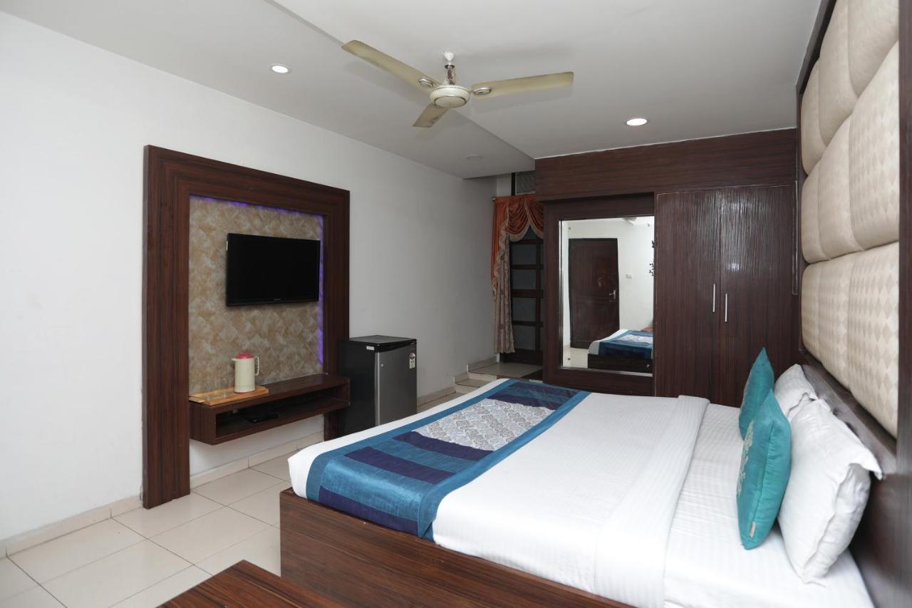 The Gagan Plaza Hotel Kanpur Exterior photo