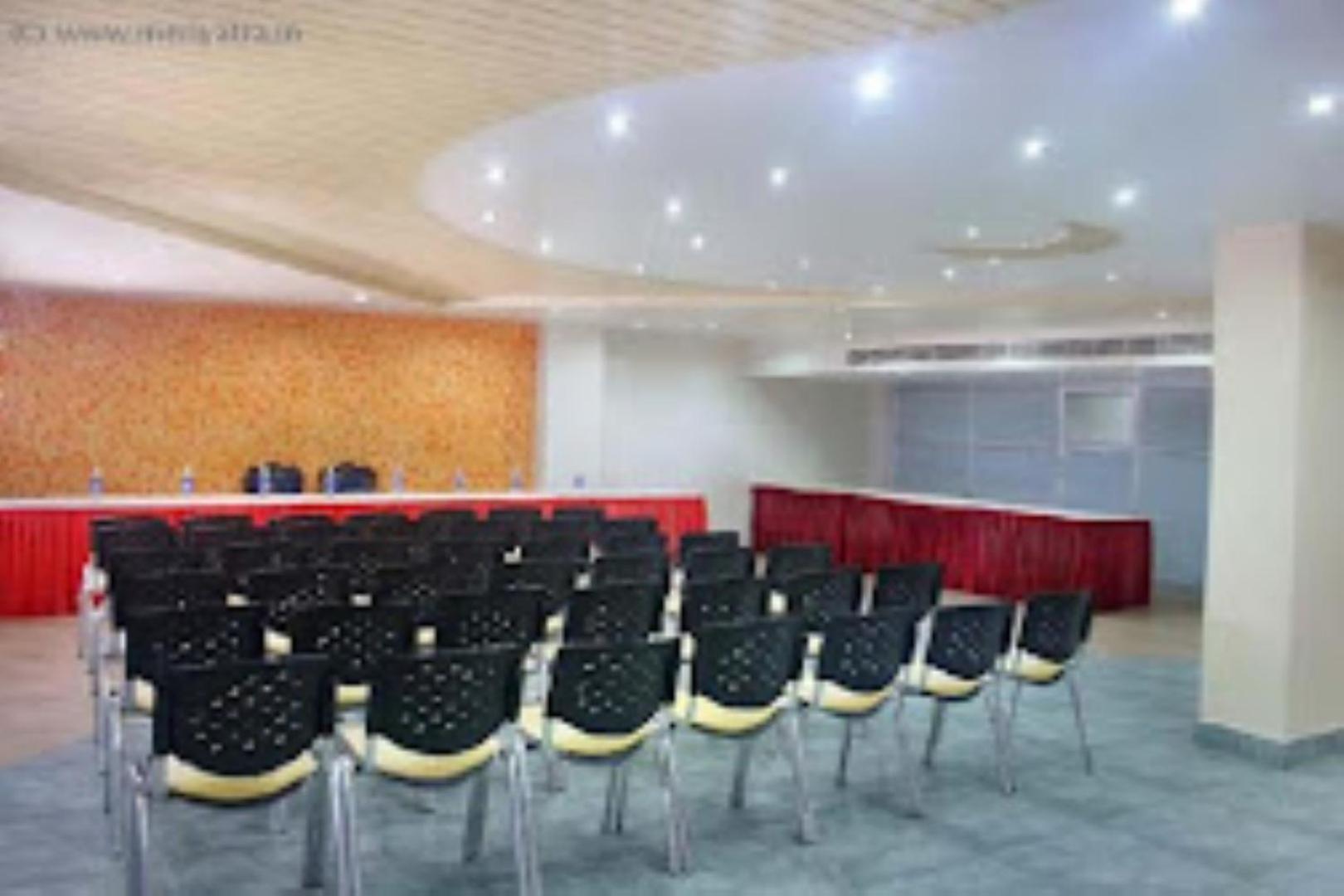 The Gagan Plaza Hotel Kanpur Exterior photo