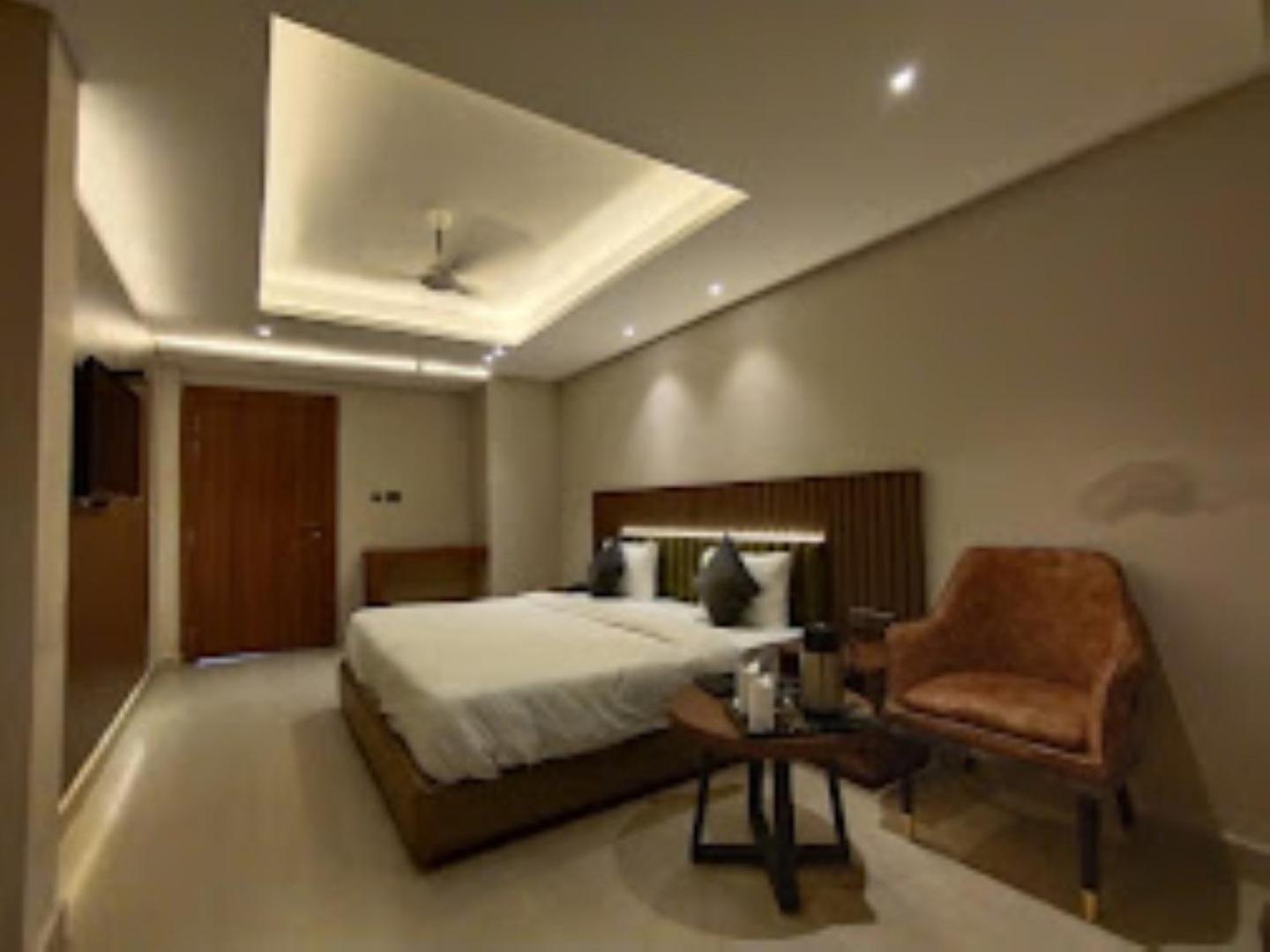 The Gagan Plaza Hotel Kanpur Exterior photo